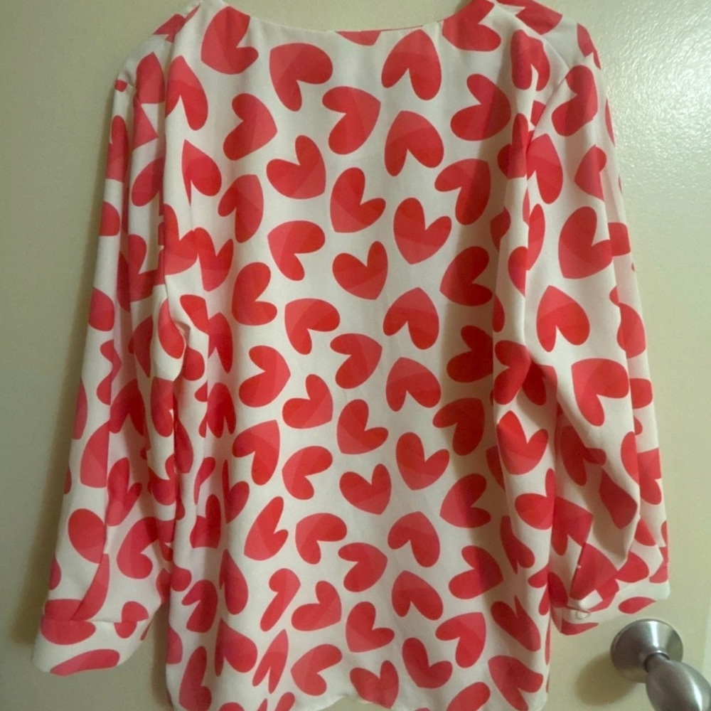 Heart Pattern Blouse - Picture 2 of 2
